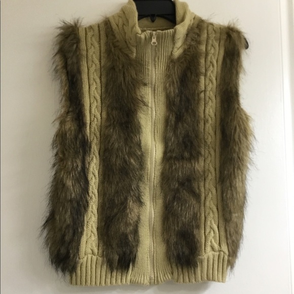 Yoki faux fur and knit vest NWOT - Picture 1 of 5
